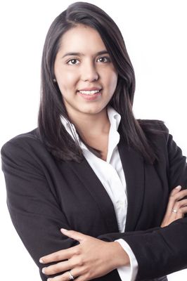 Karen Niviayo - Dipl.-Juristin